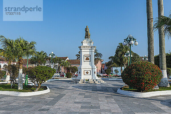Statue auf dem Hidalgo-Platz  Tlacotalpan  Veracruz  Mexiko
