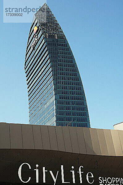 Europa  Italien  Lombardei  Mailand - Stadtleben  Stadtteil Tre Torri  Il Curvo: PWC-Turm (Arch. Daniel Libeskind)