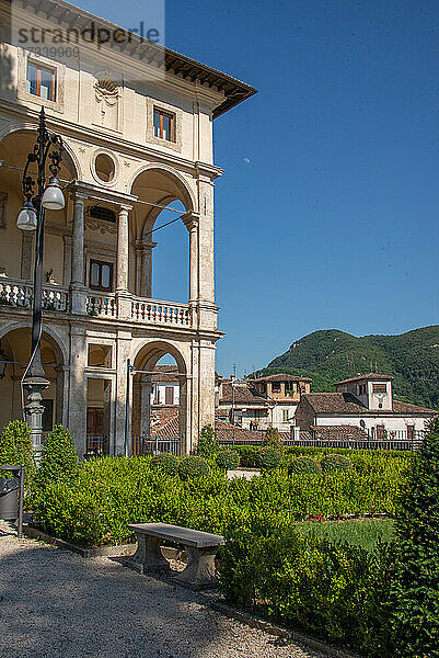 Europa  Italien  Latium  Rieti  Kathedrale Santa Maria Assunta  Kathedrale der Heiligen Maria Assunta