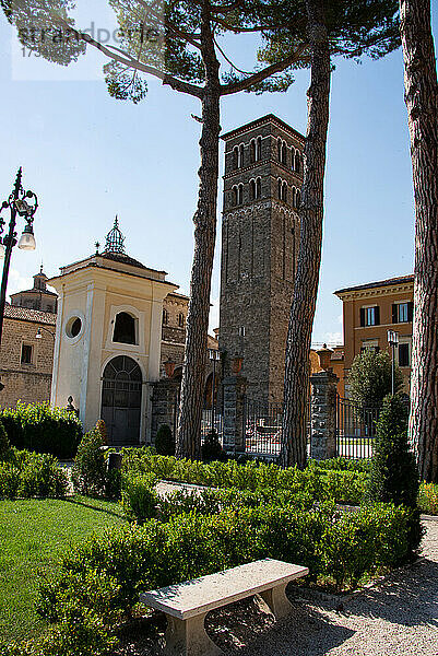 Europa  Italien  Latium  Rieti  Kathedrale Santa Maria Assunta  Kathedrale der Heiligen Maria Assunta