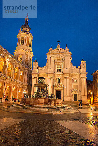 Europa  Italien  Marken  Loreto  Basilika des Heiligen Hauses
