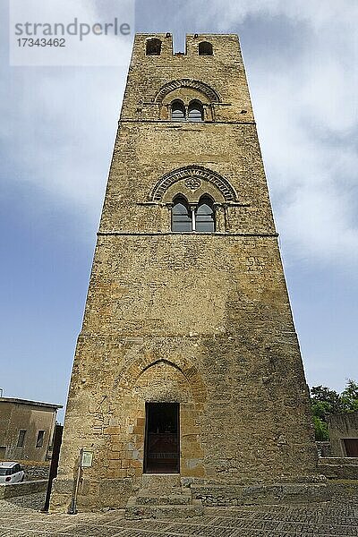 Turm der Chiesa Madre oder Duomo dell'Assunta  Bergdorf Erice  Sizilien  Italien  Europa