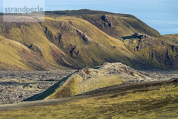 Mit Moos bewachsene Laki-Krater oder Lakagígar  Kraterreihe  Hochland  Süd-Island  Suðurland  Island  Europa
