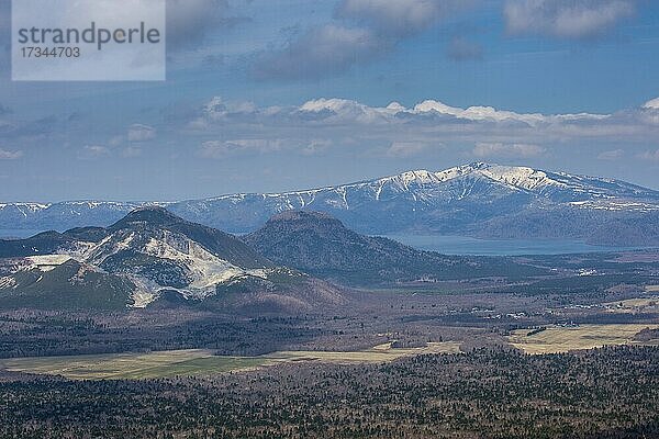 Schöne Landschaft des Akan-Nationalparks  Hokkaido  Japan  Asien