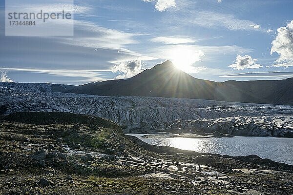 Gegenlicht und Blick zum Skalafellsjökull  Hornafjörður  Austurland  Island  Europa