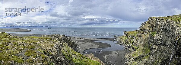 Wasserfallbucht  Wanderung zur Bucht von Stapavik  Fljótsdalshérað  Austurland  Island  Europa