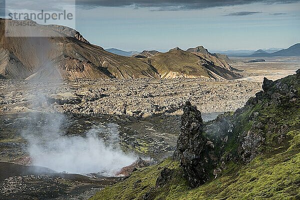 Lavafeld Laugahraun  Rhyolith-Berge  Hochtemperaturgebiet  Landmannalaugar  Hochland  Island  Europa