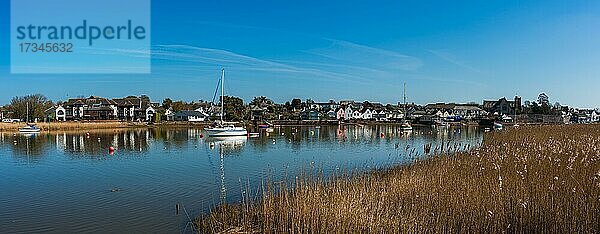 Boote auf dem Fluss Exe  Topsham  Exeter  Devon  England  Großbritannien  Europa