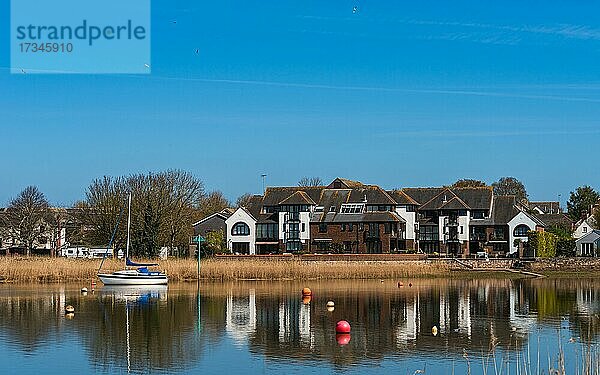 Boote auf dem Fluss Exe  Topsham  Exeter  Devon  England  Großbritannien  Europa