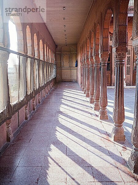 Dekorative Steinsäulen  Junagarh Fort  Rajasthan  Indien  Asien