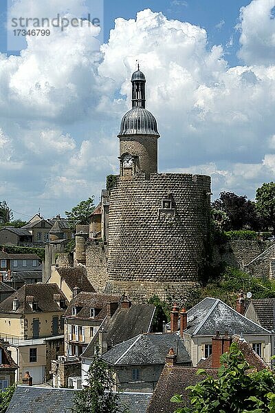 Bourbon l'Archambault beschriftet Kleine Stadt mit Charakter. Blick auf den Turm Qui Qu'en Grogne  Departement Allier  Auvergne-Rhone-Alpes  Frankreich  Europa