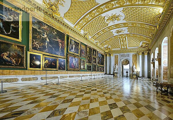 Galeriesaal  Bildergalerie Sanssouci  Potsdam  Brandenburg  Deutschland  Europa