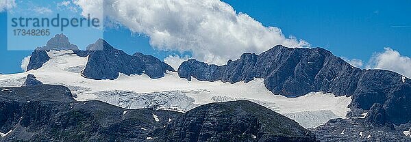 Blick zum Hallstätter Gletscher und Hohen Dachstein  Dachsteinmassiv  Krippenstein  Obertraun  Salzkammergut  Oberösterreich  Österreich  Europa