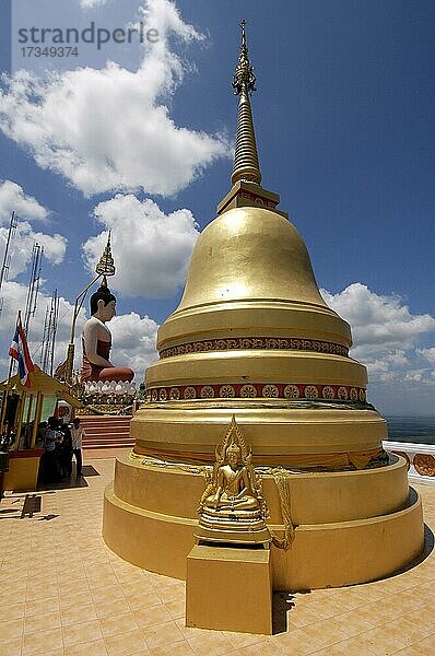 Goldene Pagode in buddhistischer Tempel Wat Tham Sua  Tempel der Tigerhöhle  Krabi Noi  Thailand  Asien
