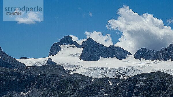 Blick zum Hallstätter Gletscher und Hohen Dachstein  Dachsteinmassiv  Krippenstein  Obertraun  Salzkammergut  Oberösterreich  Österreich  Europa