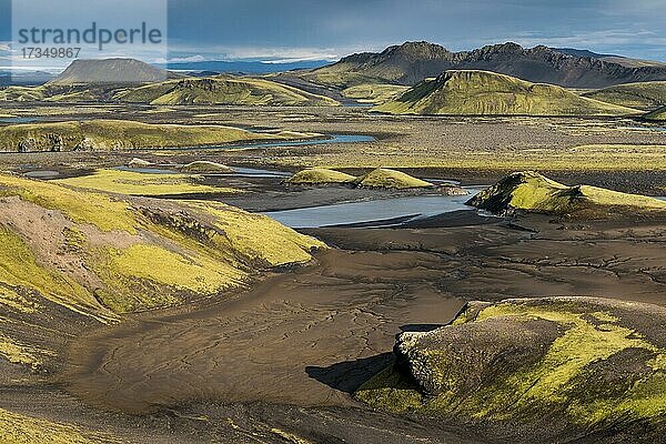 Moosbewachsene Hügel  Berge  Skaftá  Laki  isländisches Hochland  Island  Europa
