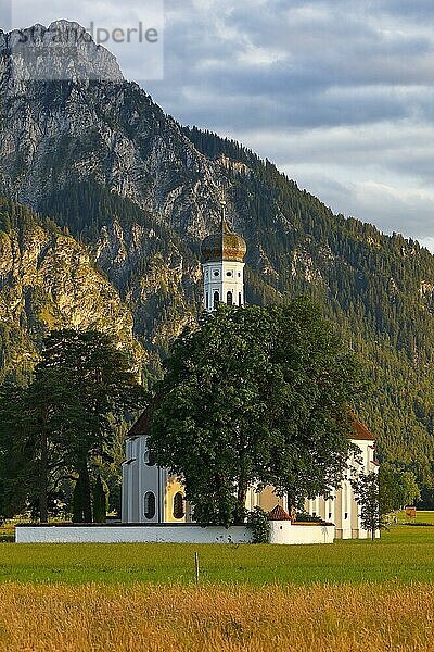 Wallfahrtskirche St. Coloman  Schwangau  Füssen  romantische Straße  Ostallgäu  Allgäu  Schwaben  Bayern  Deutschland  Europa