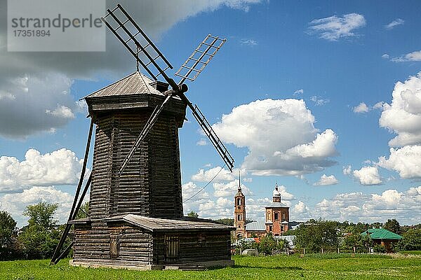 Windmühle  Museum für Holzarchitektur  Suzdal  Goldener Ring  Russland  Europa