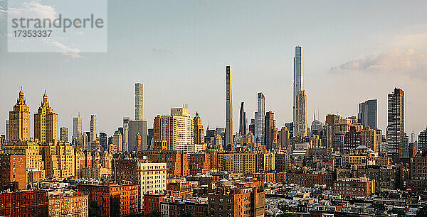 USA  New York  New York City  Skyline der Stadt im Winter