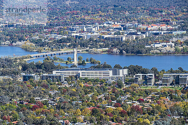 Australien  Australisches Hauptstadtterritorium  Canberra  Stadtbild mit Lake Burley Griffin
