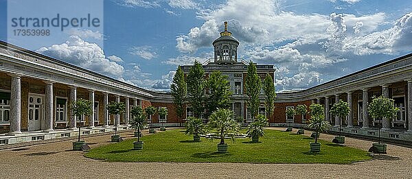 Das Marmorpalais im Neuen Garten in Potsdam  Brandenburg  Deutschland  Europa