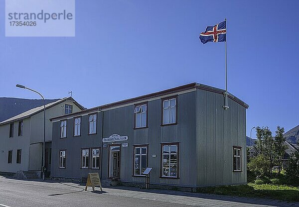 ältestes Geschäft und Buchhandlung Islands  Flateyri  Vestfirðir  Island  Europa