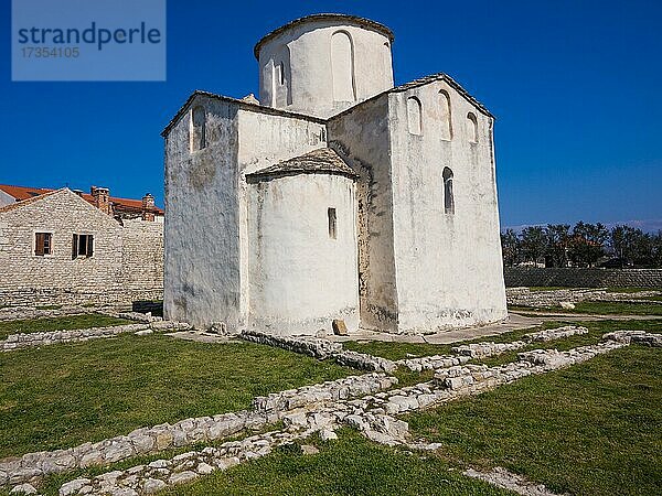 Heilig-Kreuz-Kirche oder Crkva svetoga Kri?a  die kleinste Kathedrale der Welt  Nin  Gespanschaft Zadar  Kroatien  Europa
