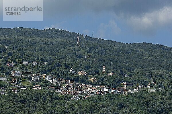 Auf Grund eines Unfalls stillgelegte Seilbahn auf den Monte Mottarone  Stresa  Lago Maggiore  Piemont  Italien  Europa