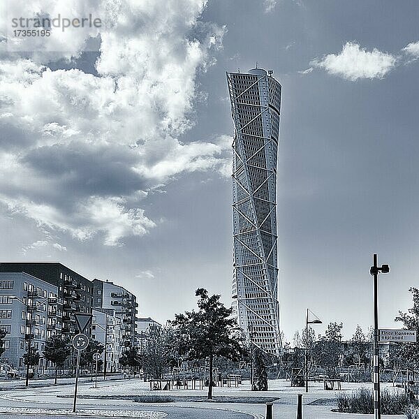 Futuristisches Hochhaus  Turning Torso  Architekt Santiago Calatrava  Stadtteil Västra Hamnen  Malmö  Schonen  Skåne  Schweden  Europa