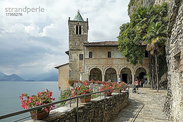 Kirche  Kloster Santa Caterina del Sasso  Reno  Lago Maggiore  Lombardei  Italien  Europa
