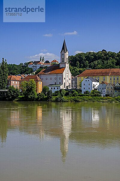 Innviertel mit St. Gertraud und Wallfahrtskirche Mariahilf  Passau  Niederbayern  Bayern  Deutschland  Europa