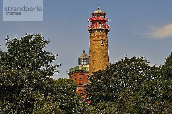 Schinkelturm und Neuer Leuchtturm  Kap Arkona  Putgarten  Rügen  Mecklenburg-Vorpommern  Deutschland  Europa