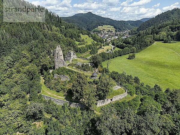 Die Burgruine Schenkenburg bei Schenkenzell  Landkreis Rottweil  Baden-Württemberg  Deutschland  Europa