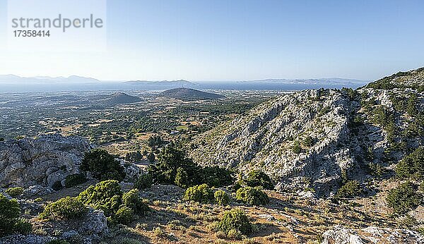 Blick über die Insel aufs Meer  Burg Paleo Pyli  Kos  Dodekanes  Griechenland  Europa