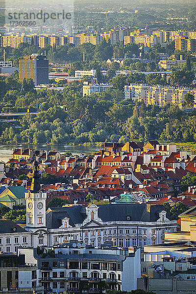 Polen  Woiwodschaft Masowien  Warschau  Historische Altstadt mit Wohnungen im Hintergrund