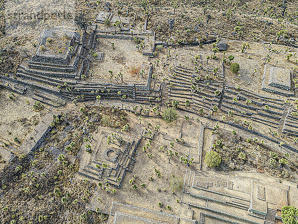 Luftaufnahme von alten Ruinen und Bäumen  Puebla  Mexiko