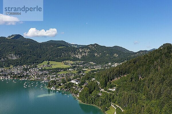 Drohnenaufnahme  Sankt Gilgen am Wolfgangsee  Salzkammergut  Land Salzburg  Österreich  Europa