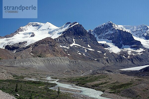 Gletscher und Berge  Hochgebirge  Rocky Mountains  Icefields Centre  Jasper Nationalpark  Alberta  Kanada  Nordamerika