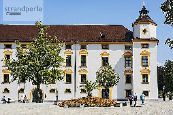 Westfassade der Residenz  Kempten  Allgäu  Oberbayern  Bayern  Deutschland  Europa