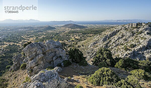 Blick über die Insel aufs Meer  Blick von der Burg Paleo Pyli  Kos  Dodekanes  Griechenland  Europa