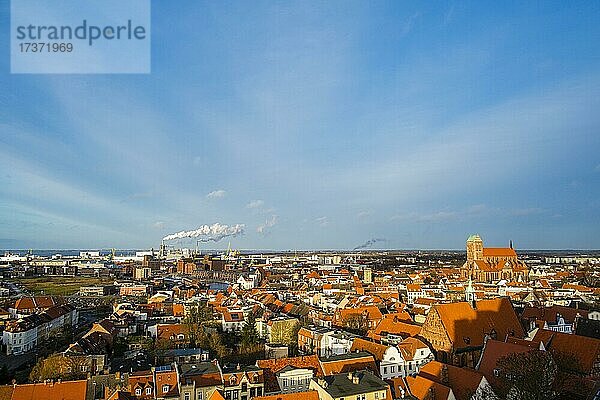 Blick über Altstadt  Wismar  Mecklenburg-Vorpommern  Deutschland  Europa