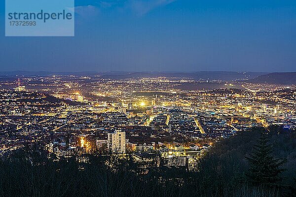 Blick vom Birkenkopf über Stuttgart bei Nacht  Monte Scherbelino  Stuttgart  Baden-Württemberg  Deutschland  Europa