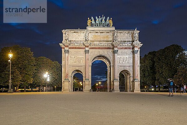 Arc de Triomphe du Carrousel  kleiner Triumphbogen  Tuileriengarten  Paris  Frankreich  Europa