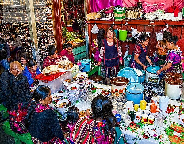 Imbiss-Stand  wichtigster Markt im Hochland  Chichicastenango  Chichicastenango  Guatemala  Mittelamerika