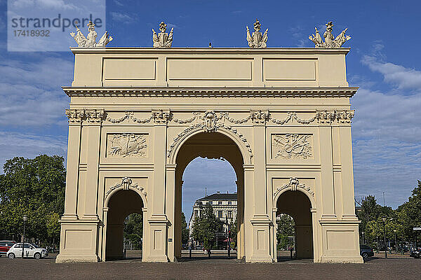 Deutschland  Brandenburg  Potsdam  Brandenburger Tor am Luisenplatz