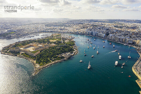 Malta  Zentralregion  Sliema  Luftaufnahme der Insel Manoel und der umliegenden Stadt