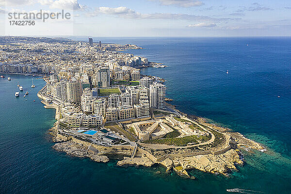 Malta  Zentralregion  Sliema  Luftaufnahme von Fort Tigne mit Hotels und Apartments im Hintergrund