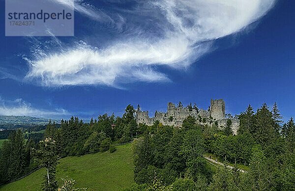 Burgruinen Eisenberg und Hohenfreyberg im Allgäu  Eisenberg  Bayern  Deutschland  Europa