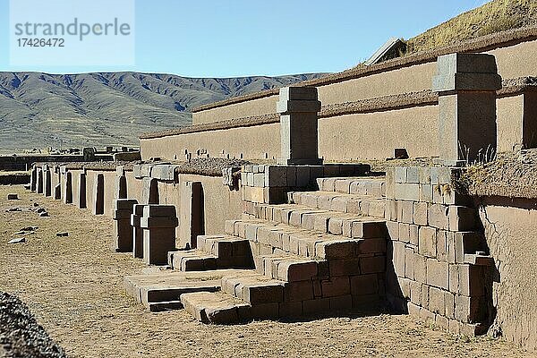 Treppe in der Ruinenanlage der Prä-Inka-Zeit von Tiwanaku  auch Tiahuanaco  Unesco Weltkulturerbe  Departement La Paz  Bolivien  Südamerika