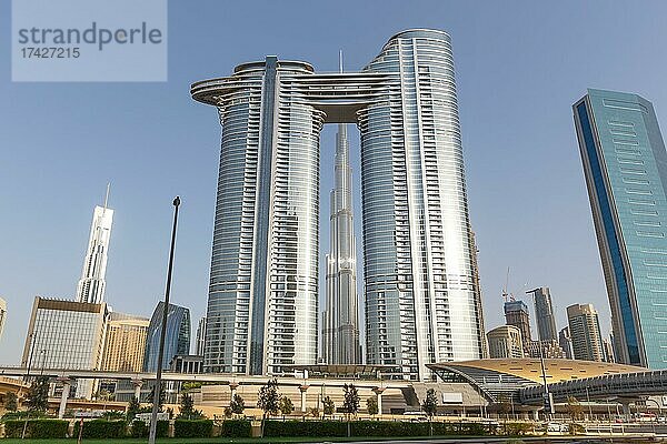 Dubai Burj Khalifa Kalifa Hochhaus Wolkenkratzer Skyline Architektur in Dubai  Vereinigte Arabische Emirate  Asien
